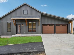 121 Lupine Ave, Poynette, WI 53955