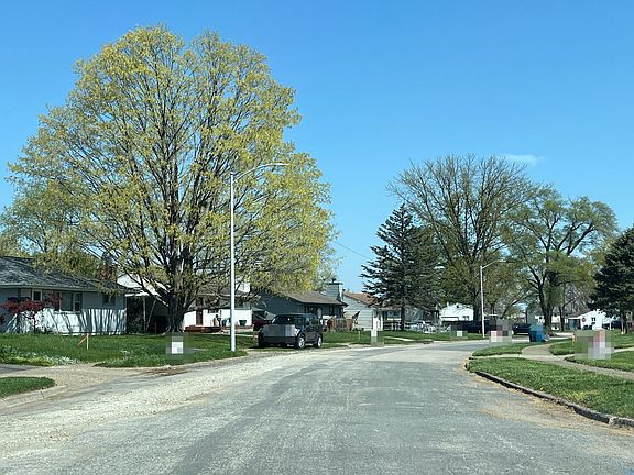 4th image of 292 Travis Dr
