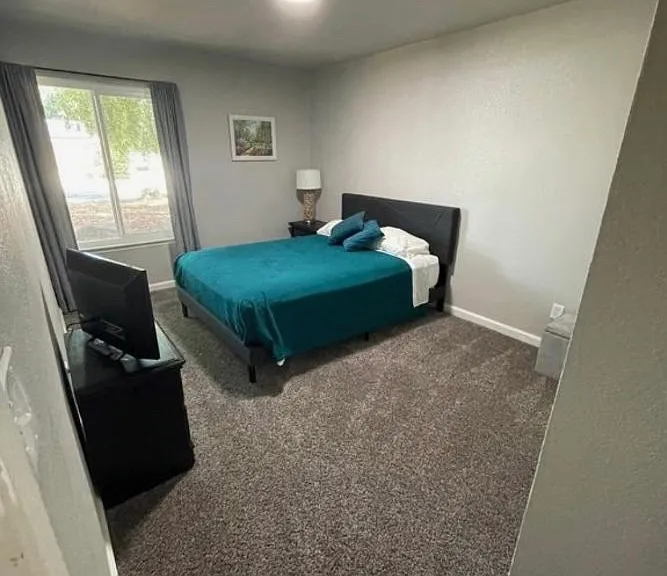3289 E Paul Ave — Photo 22