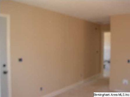 5th image of 61 Lindy Ln