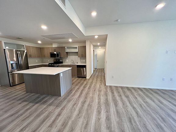 5th image of 5630 Fair Ave Penthouse 4