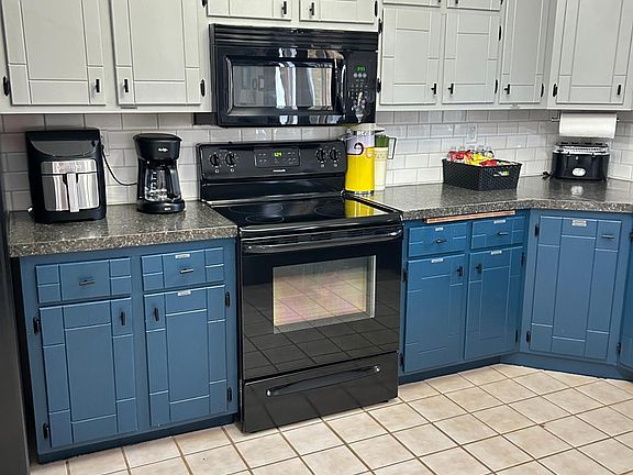 4th image of 1301 Ridgeview Ter NE