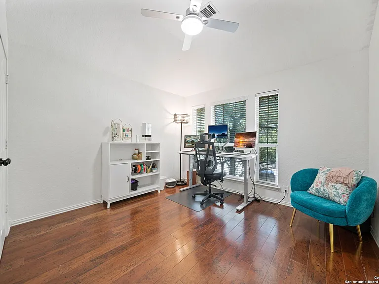 614 Cypress Trl — Photo 17