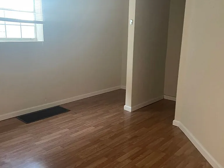 517 Locust Ave — Photo 11