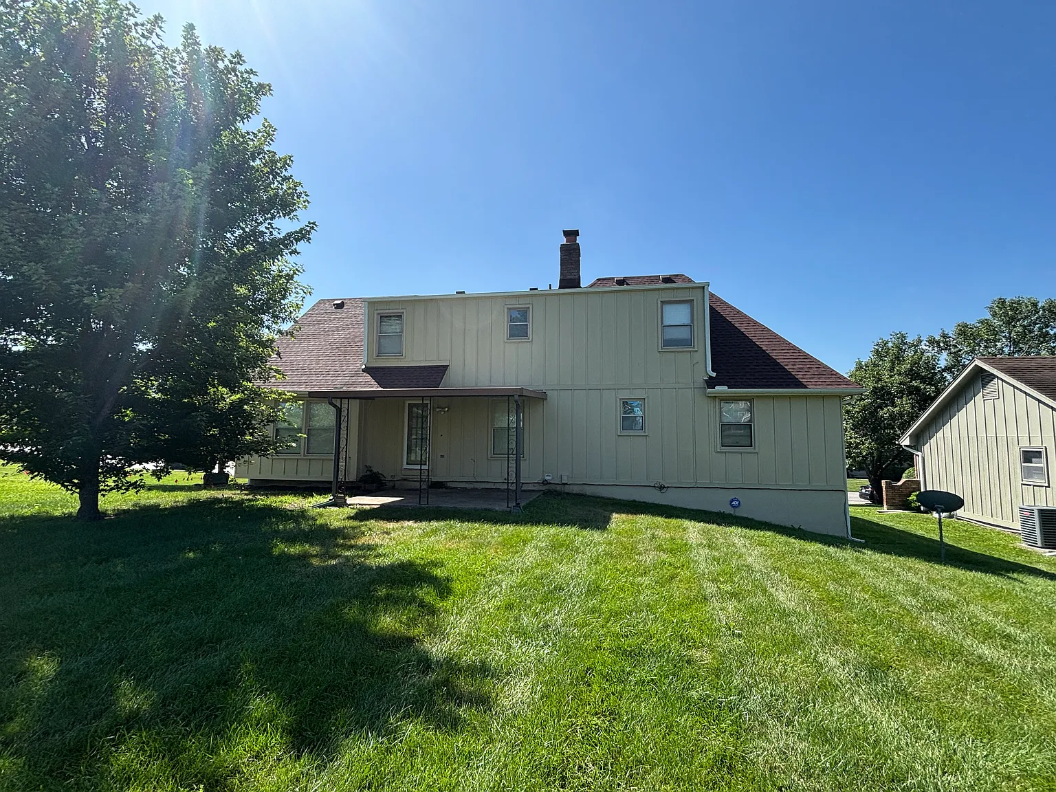 4 bed, 3.5 bath, 2075 sqft, $1,900 — Photo 4