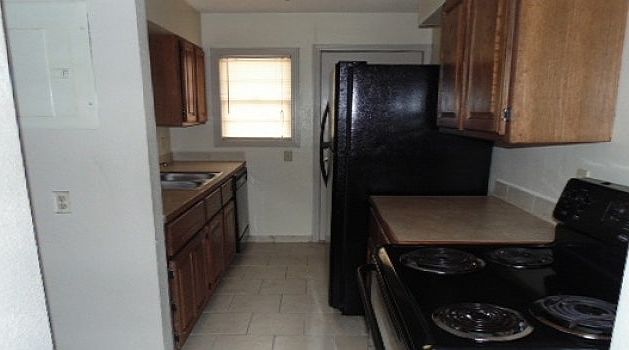 2nd image of 3834 N Oliver St