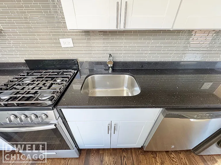 916 W Waveland Ave #2B — Photo 7