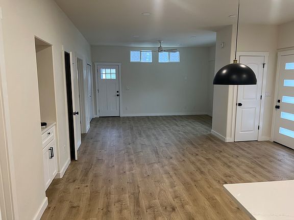 2nd image of 18 Poolside Loop