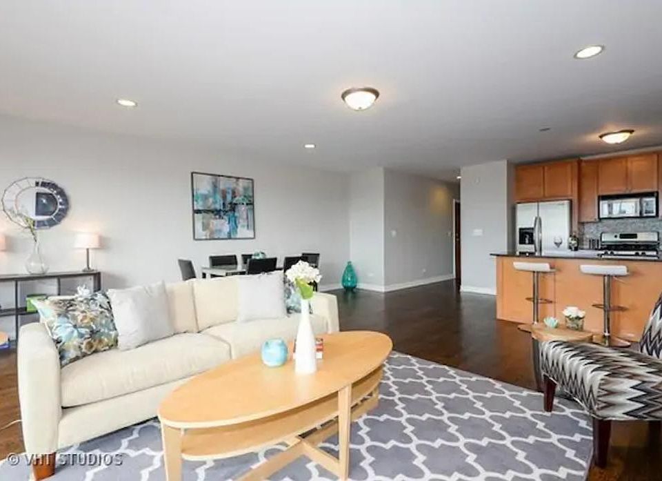 1st image of 1516 W Grand Ave APT 3e