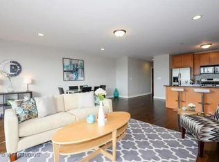 1516 W Grand Ave APT 3E, Chicago, IL 60642