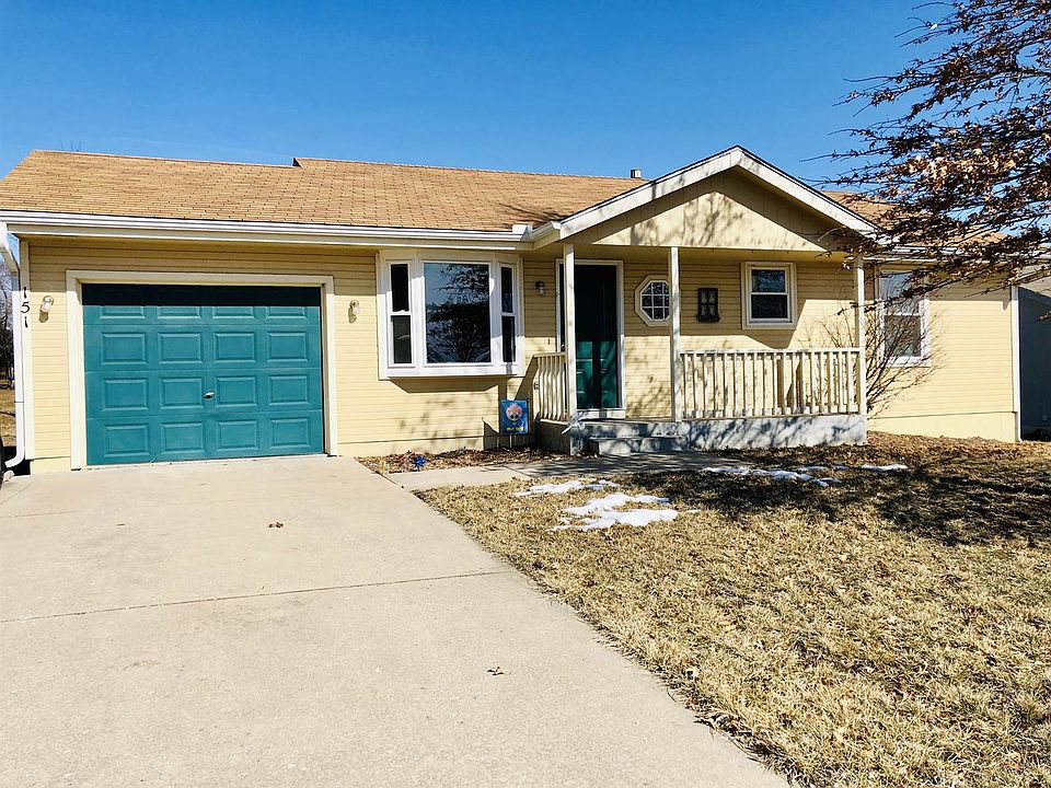1st image of 151 Park Dr