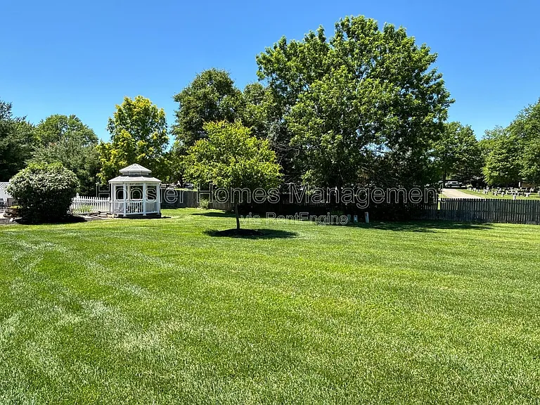 640 N Grant St — Photo 17