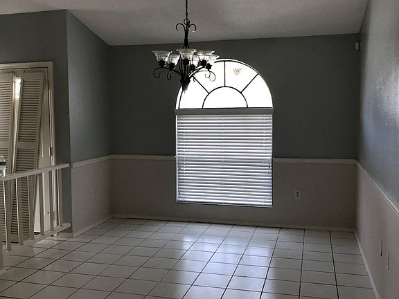 4th image of 2228 Cork Oak St W