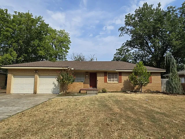 1303 Sunset Dr