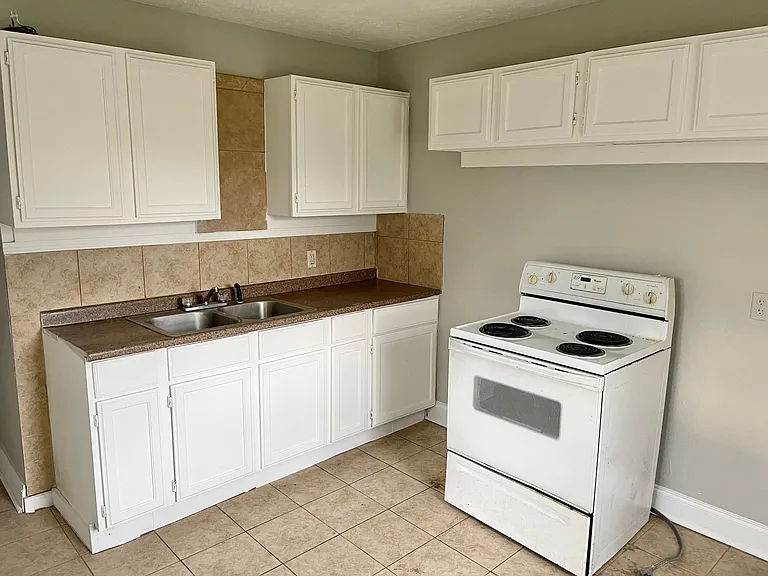 123 Brown St — Photo 3