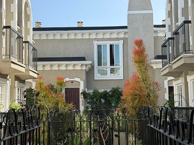 1242 Berkeley St #14 — Photo 4