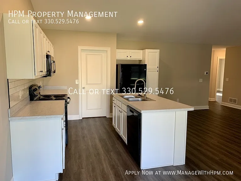 2469 Delaware Ave SW — Photo 4