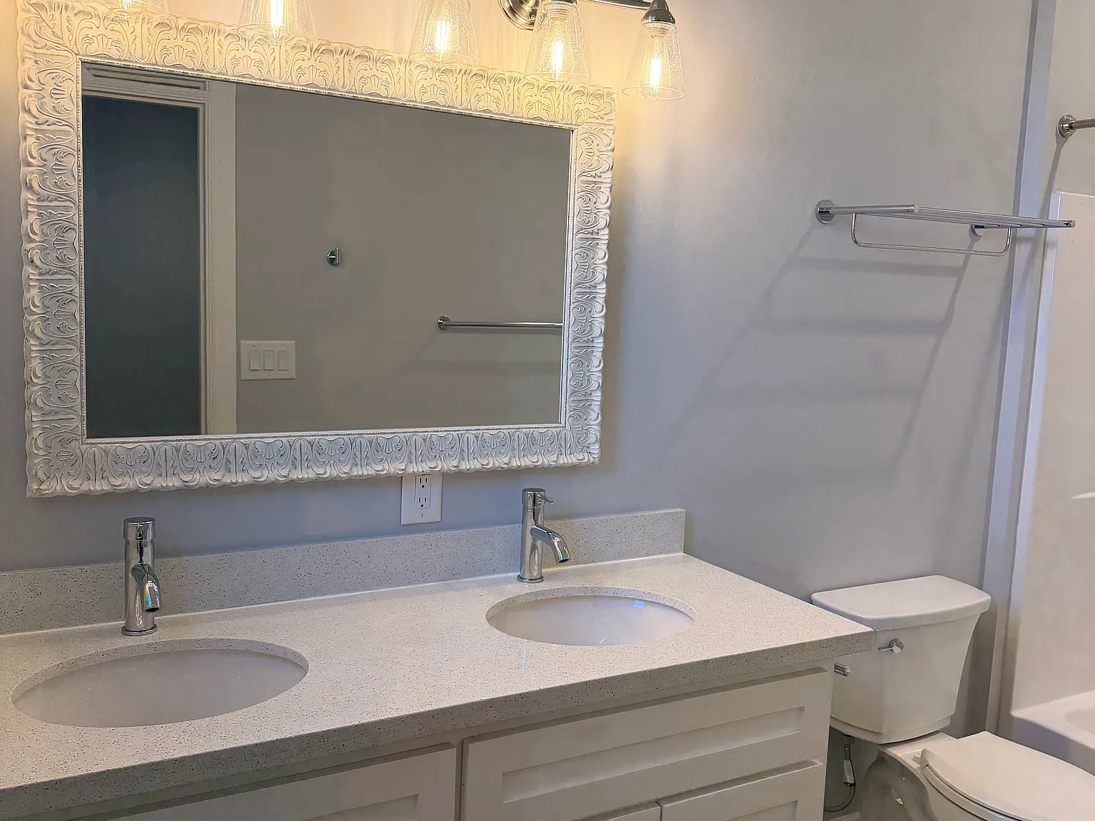 4 bed, 2168 sqft, $2,600 — Photo 4