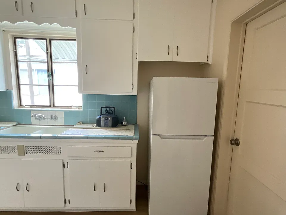 1918 Yosemite Dr
