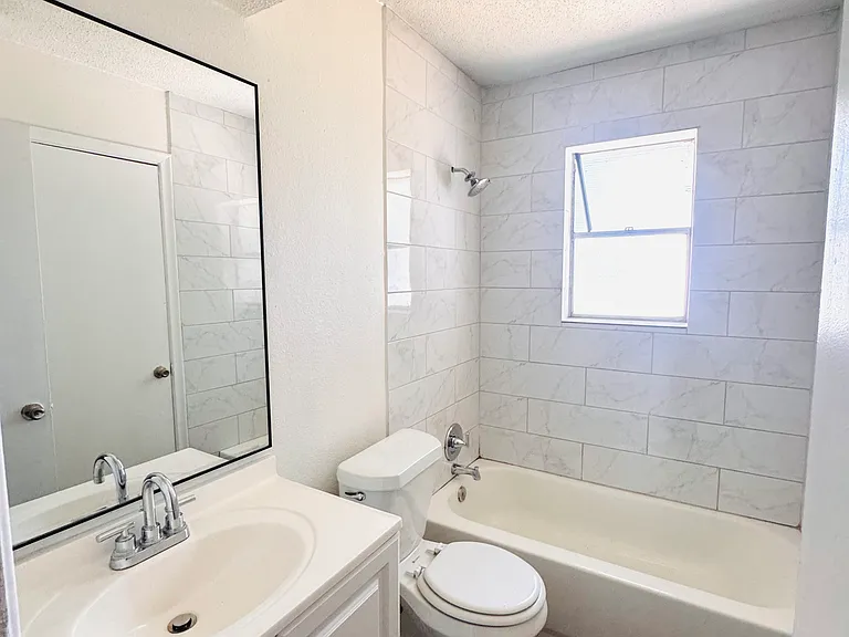 925 Lindy Ct #925 — Photo 3