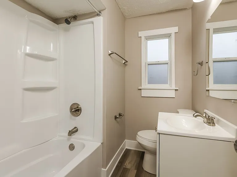 125865_028_bathroom_13469275.jpg