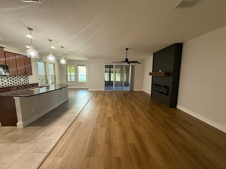 1040 Thunderhead Ln — Photo 2