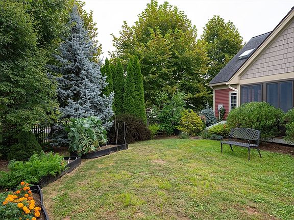 5th image of 92 Olander Dr