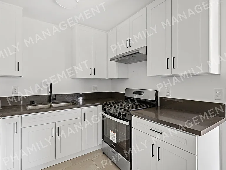 475 S Los Robles Ave #14 — Photo 6