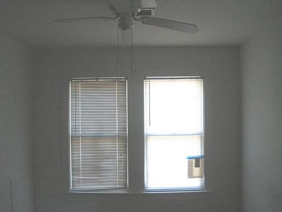 3rd image of 607 Dorchester St