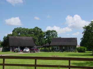 218 County Road 839, Angleton, TX 77515