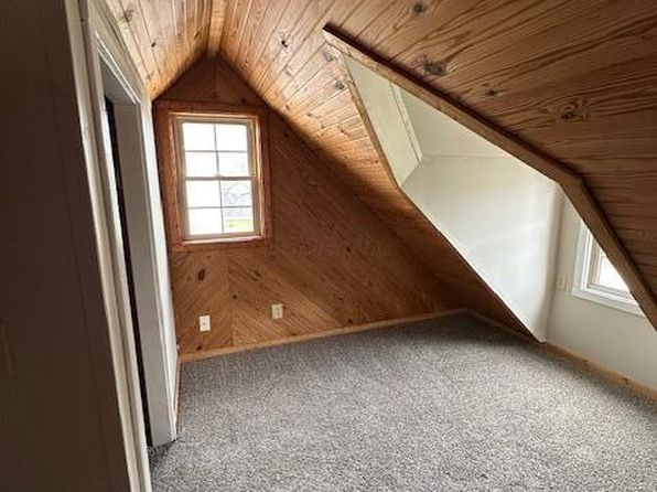 545 Pottery St, Logan, OH 43138