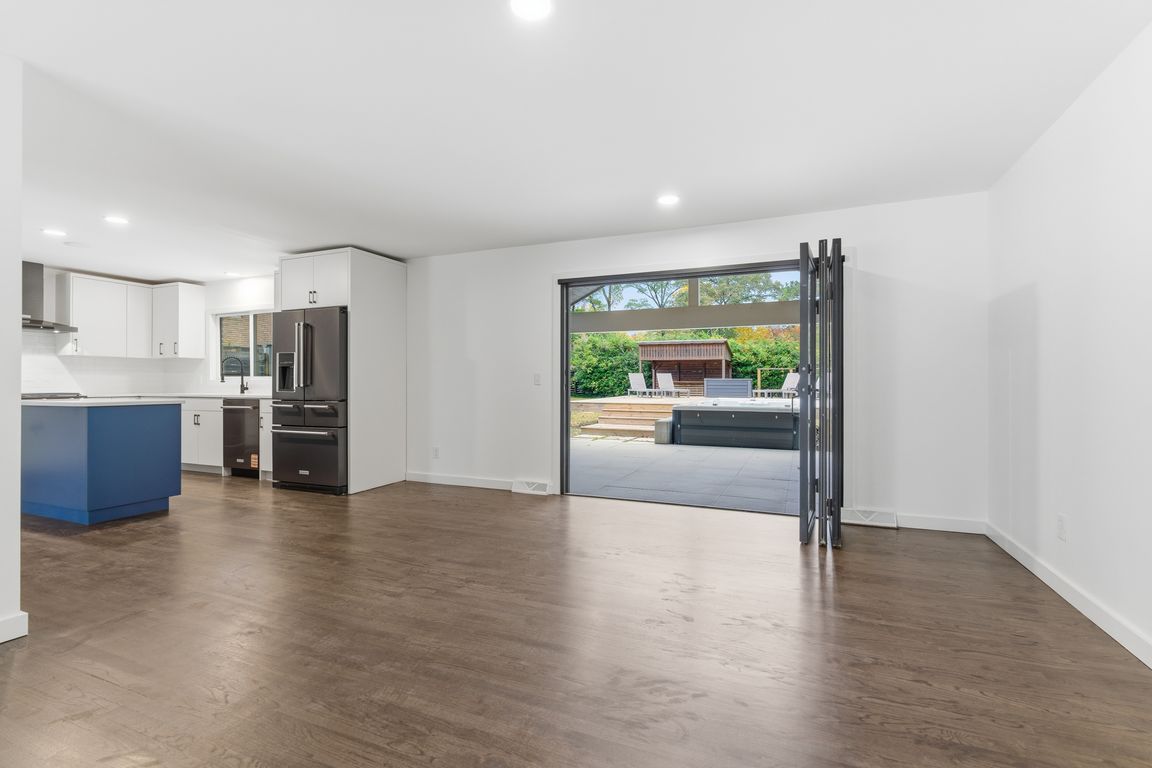 next background image