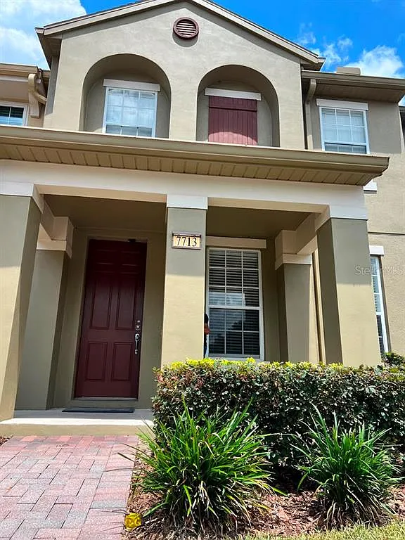 3 bed, 2.5 bath, 1724 sqft, $2,700 — Photo 1