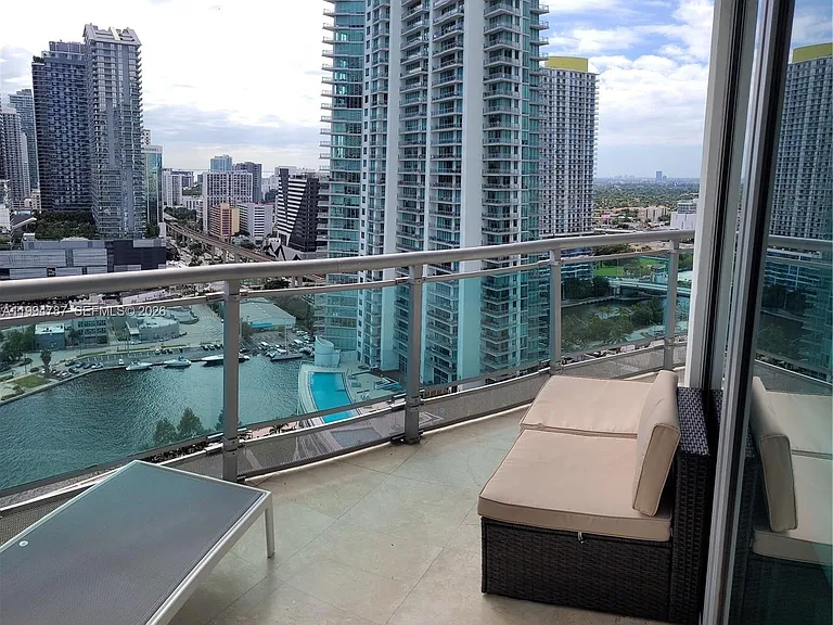 361 S Miami Ave — Photo 25