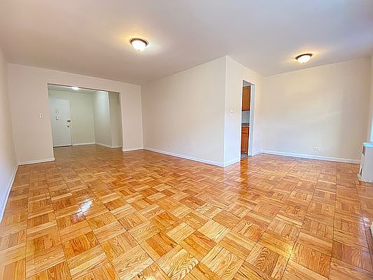 4th image of 38-15 Bowne St #1Z