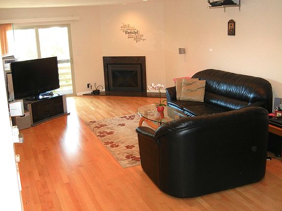 5th image of 332 Philip Dr APT 309