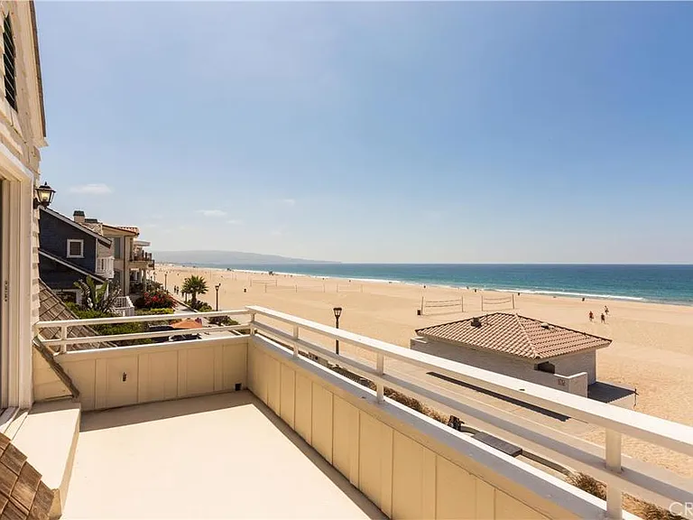 800 The Strand — Photo 20