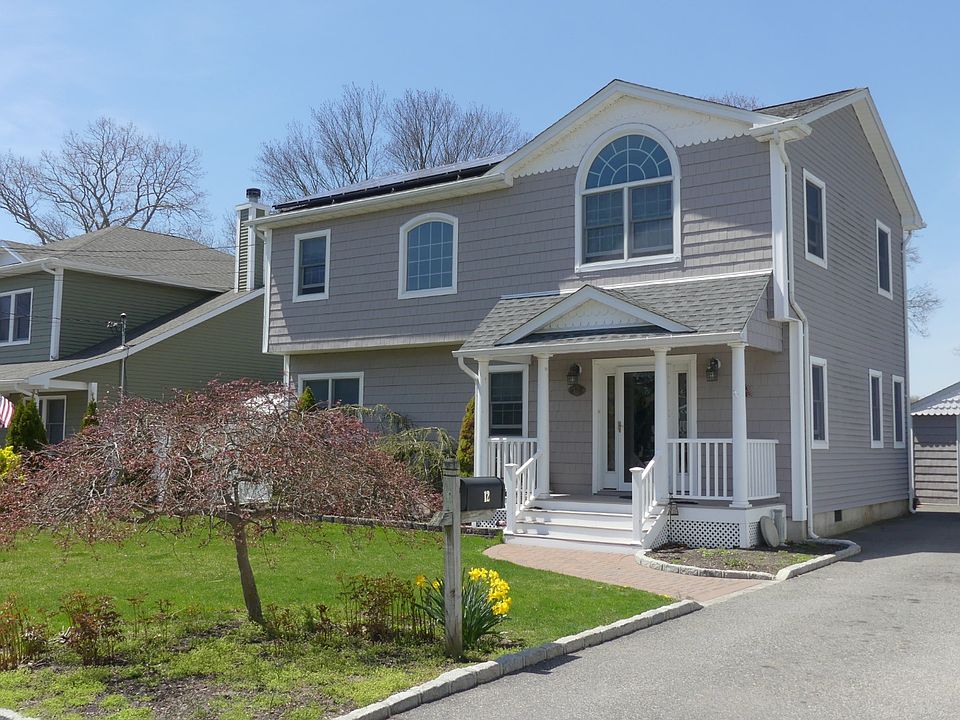 1st image of 12 Tulip Ave