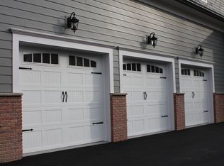 16 Hemlock Dr, North Caldwell, NJ 07006