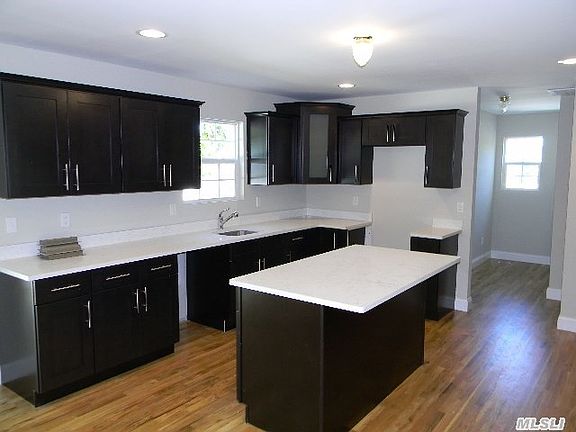 4th image of 14 Sycamore Dr