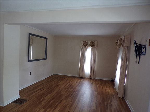 4th image of 31 Cherry St
