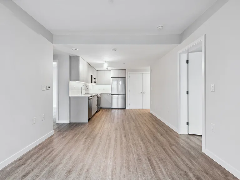 3435 Sawmill Cres — Photo 48