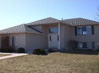 5711 48th Ave NW, Rochester, MN 55901