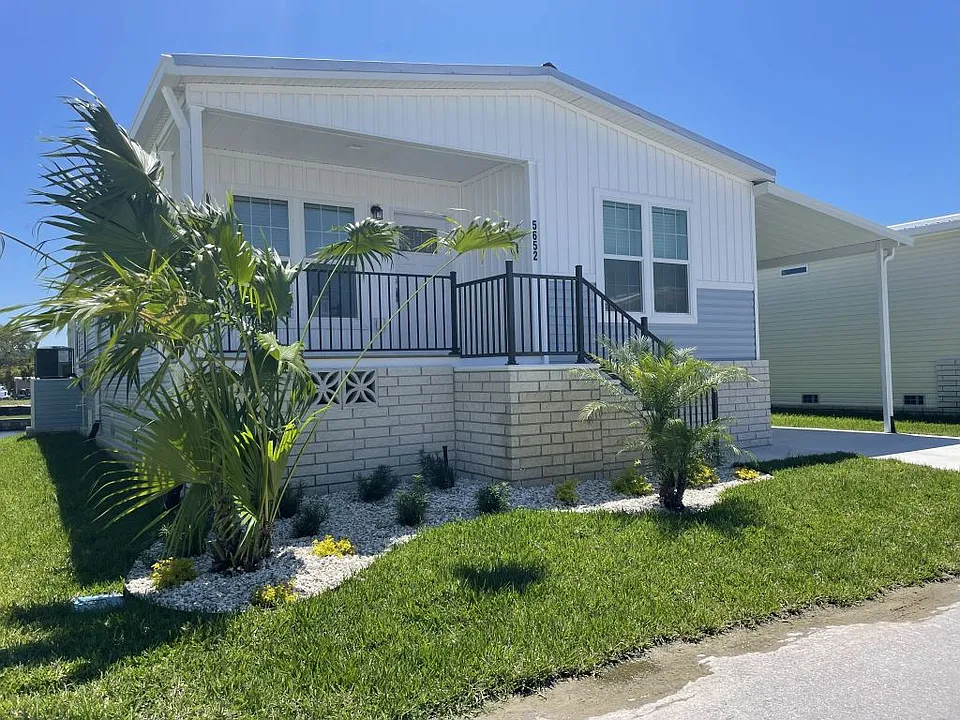 5652 Blue Harbor Dr #325