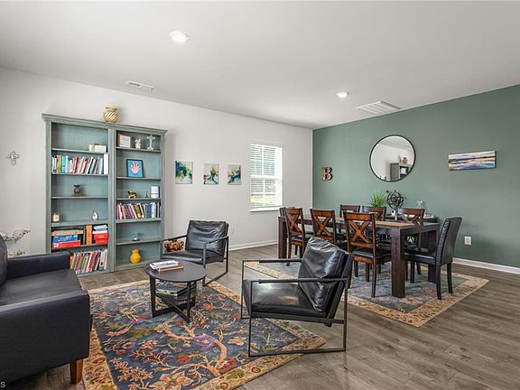 3rd image of 6417 Gatekeeper St