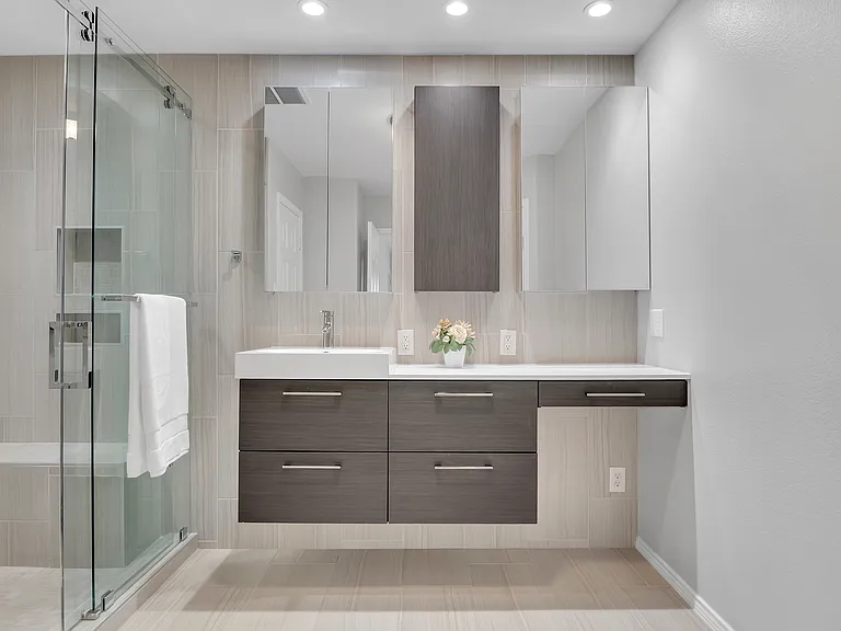 16329 Severn Ln — Photo 22