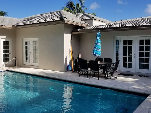 3rd image of 2648 NE 26th Ct