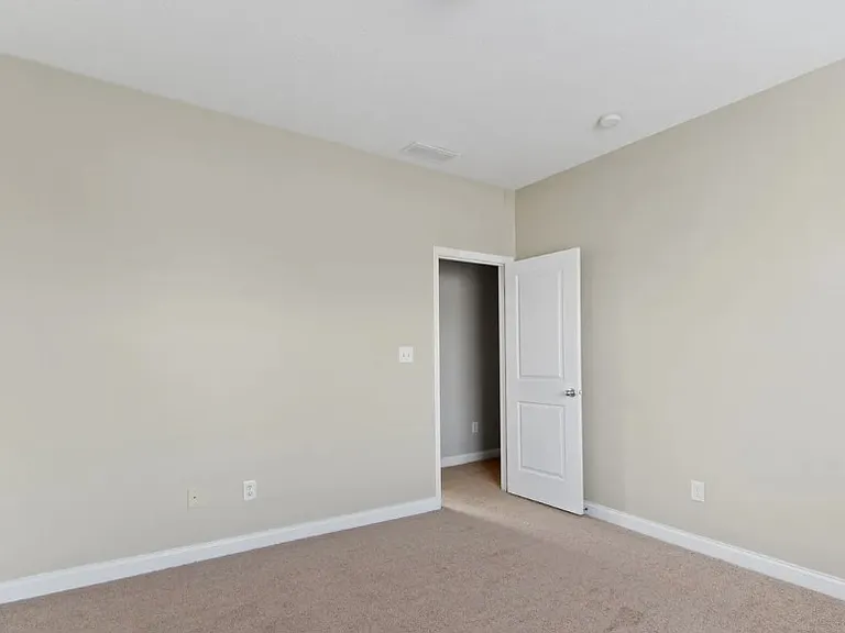 2605 Carrollton Ave — Photo 5
