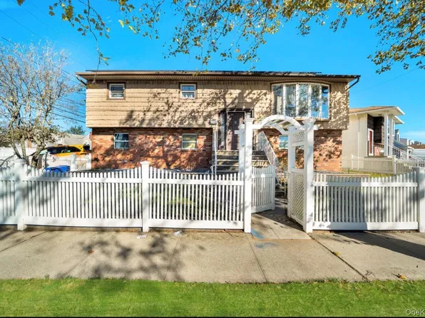1111 Franklin Avenue, North Valley Stream, NY 11580