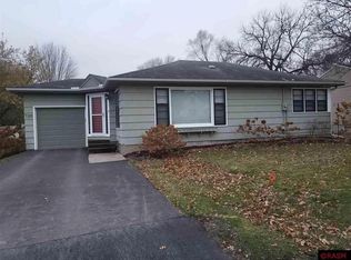 720 8th Ave NE, Waseca, MN 56093